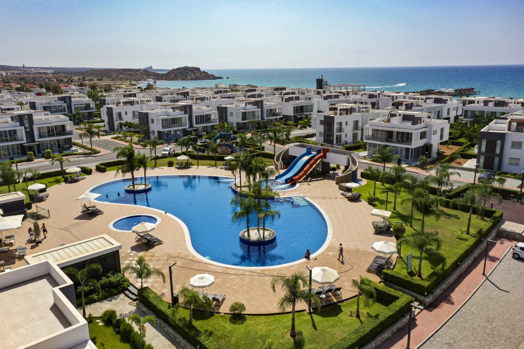 Four Seasons Life by Sea Homes