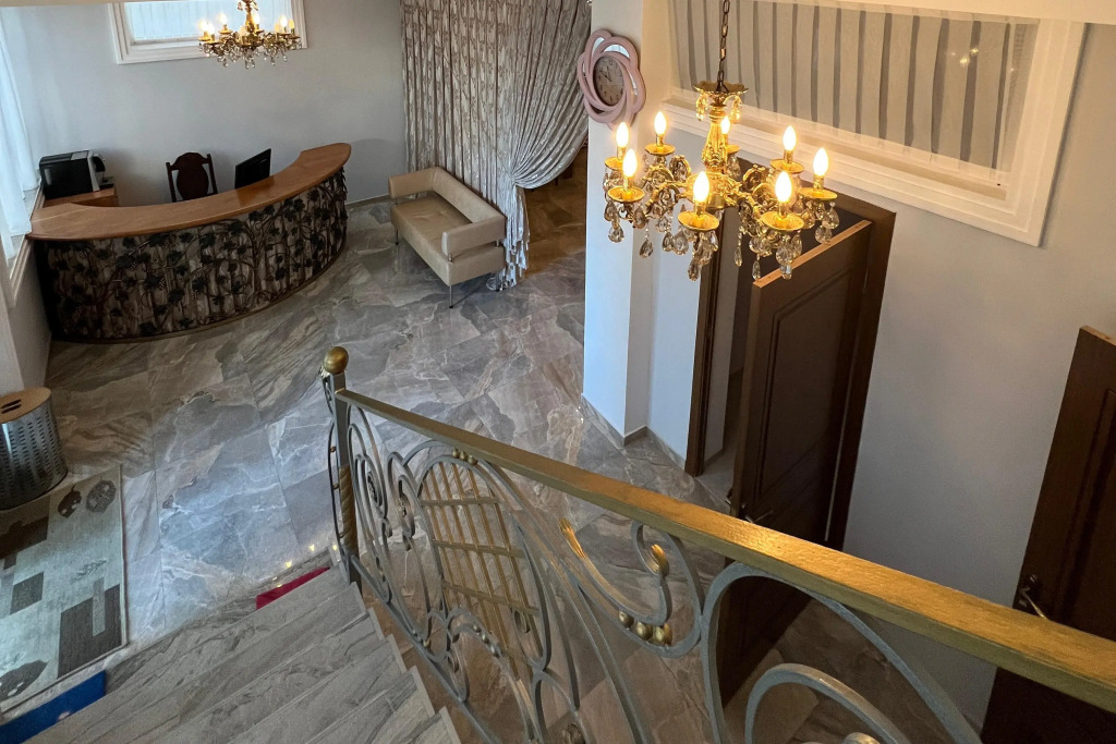 Lara Hotel