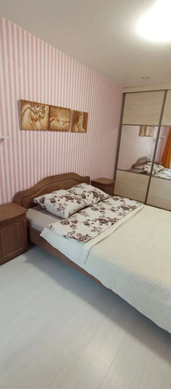 Квартира Большая двухкомнатная на Варкауса