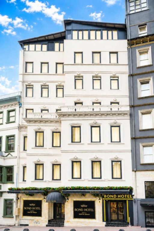 Bond Hotel