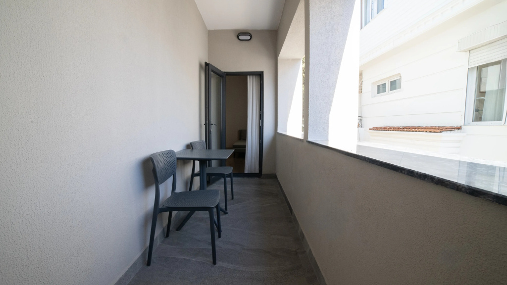 Mira Inn Lara