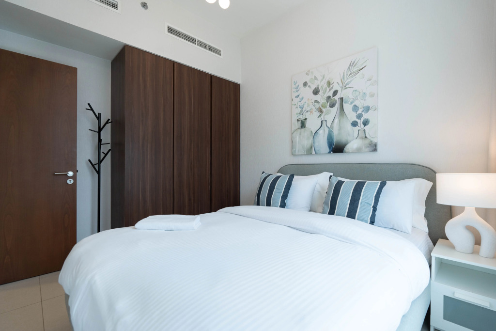 Апартаменты Keyrock Premium Reva Stay with Pool Access