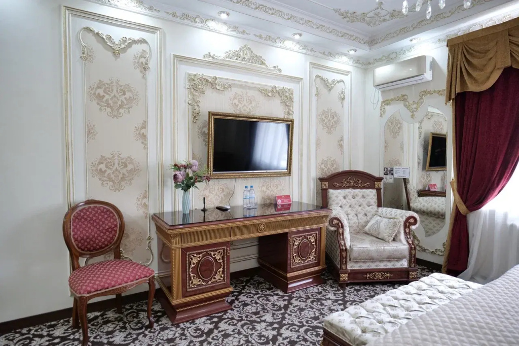 Lion Hotel