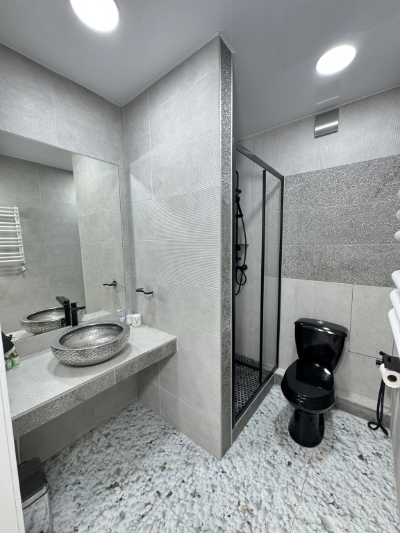 Квартира Lux Apartments