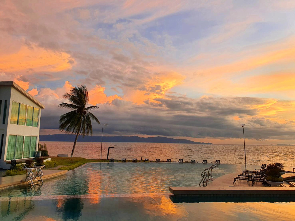 Vannee Golden Sands Beachfront Resort