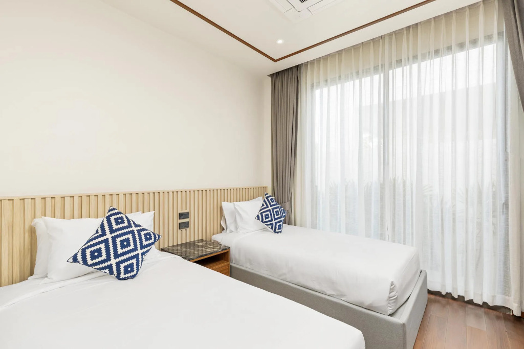 Bangtao Laguna Apartments
