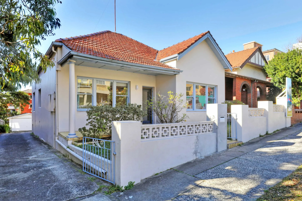 Апартаменты Private Beach House in Bondi