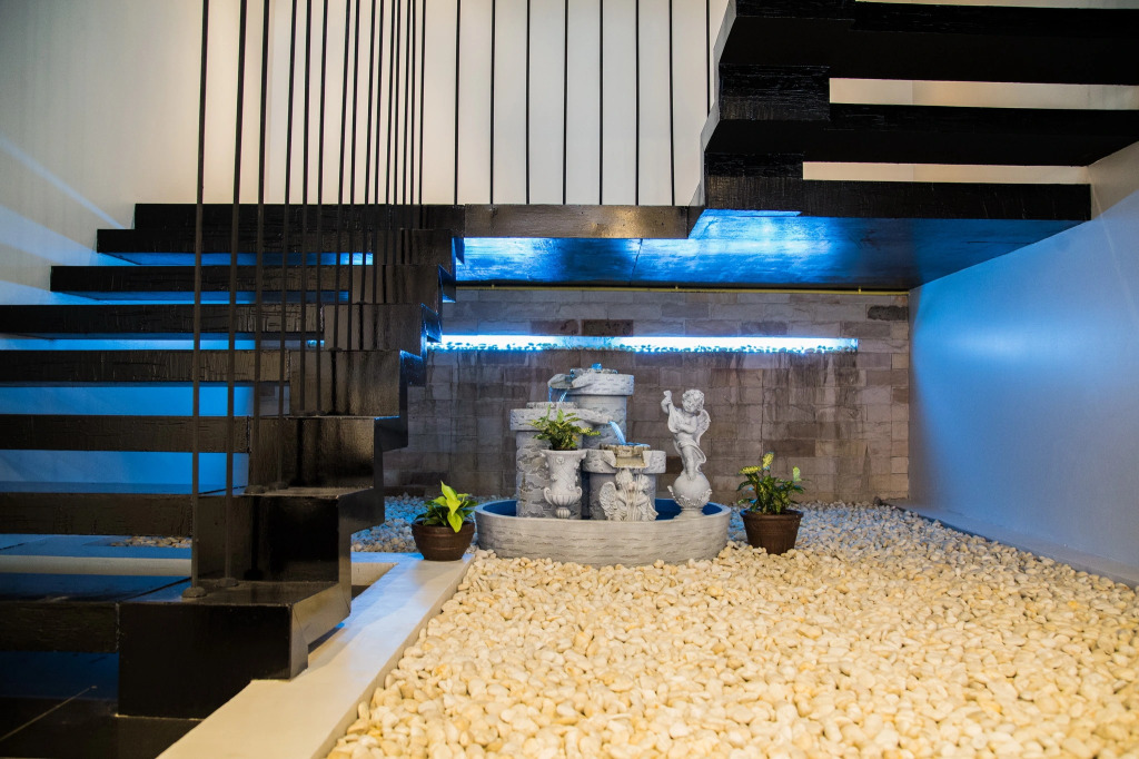 Отель Silla Loft Patong