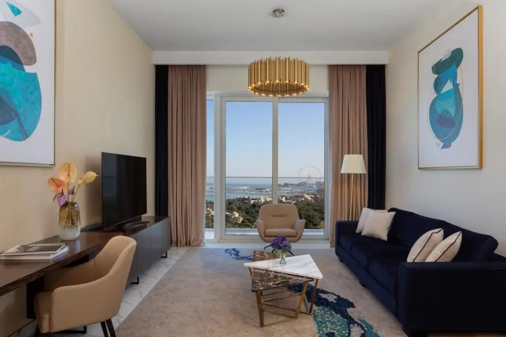 Avani Plus Palm View Dubai Hotel & Suites