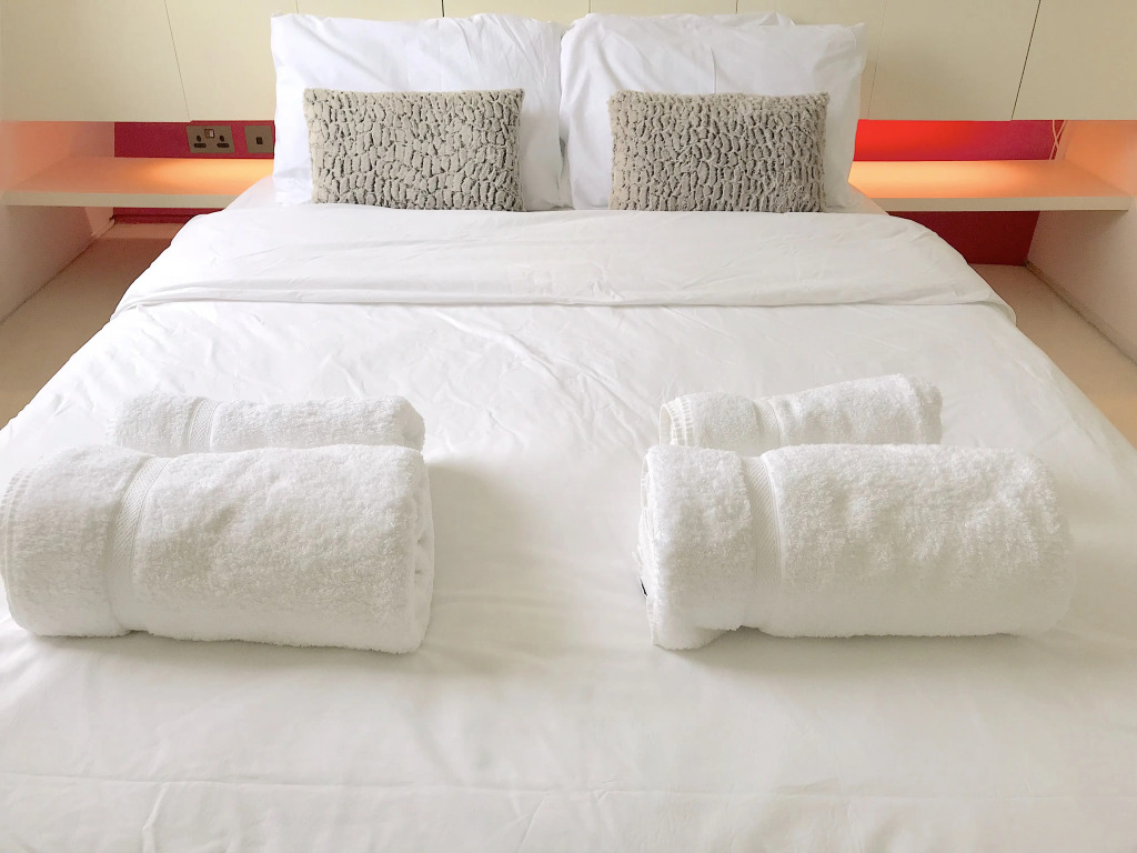 Апартаменты Comfortable Aircon Apartment Earls Court