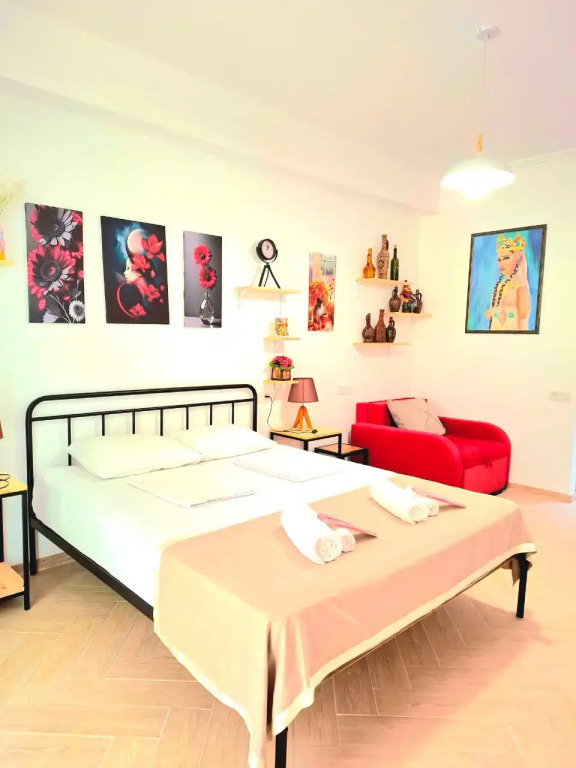 Апарт-отель Nebula's Red&White Apartment