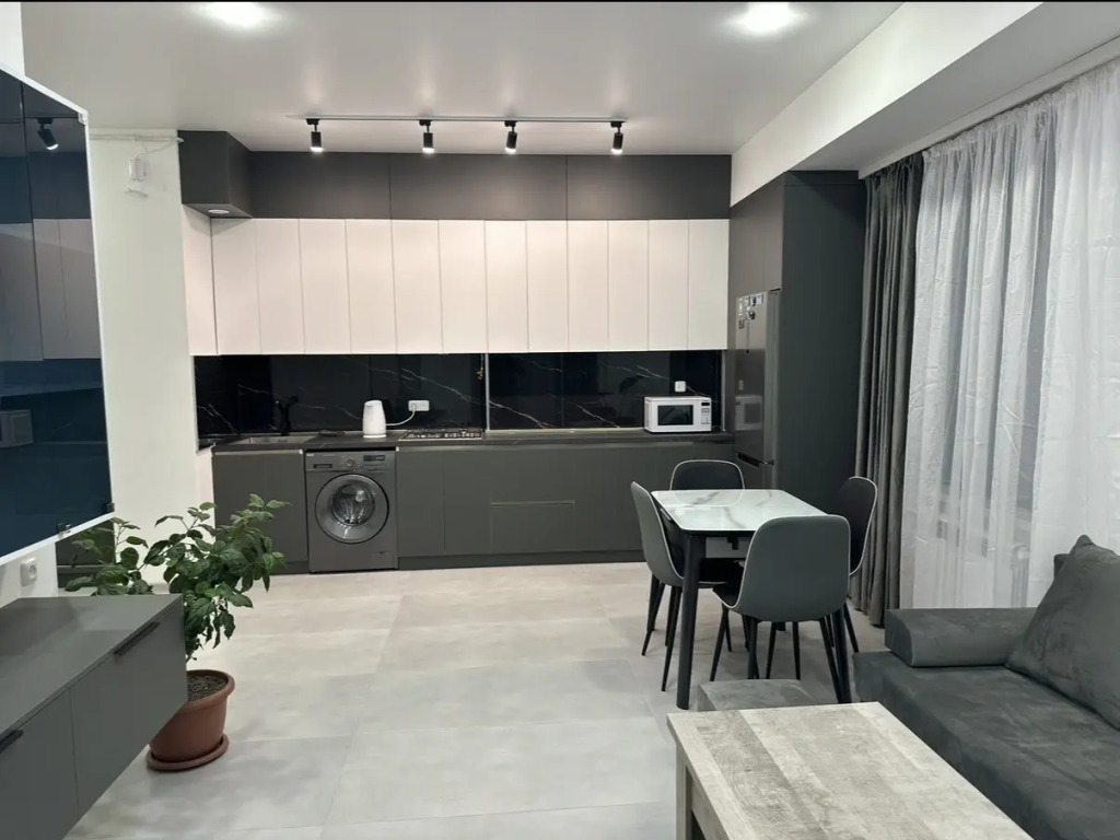 Квартира White 47