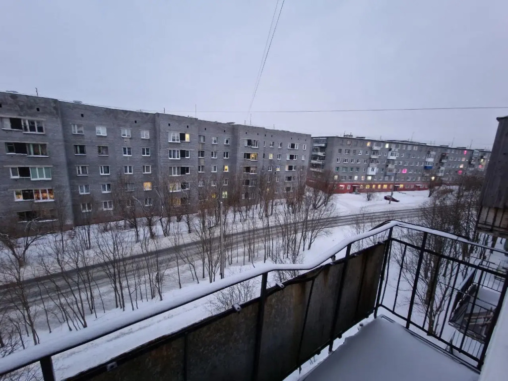 Квартира с Балконом в Спальном Районе