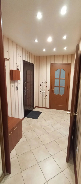 Квартира Большая двухкомнатная на Варкауса