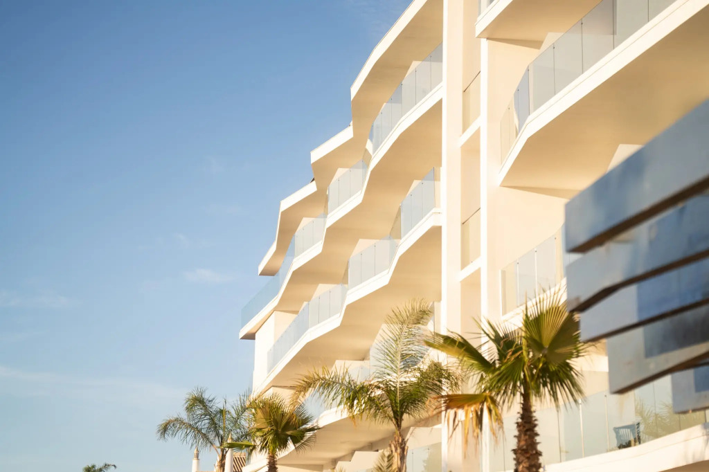 Отель Castelo Suites