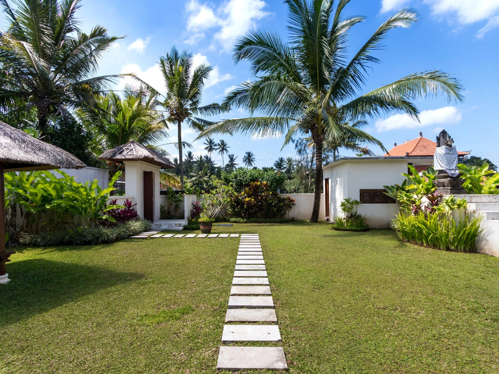 Villa Candi Kecil Tiga by Villa Finder