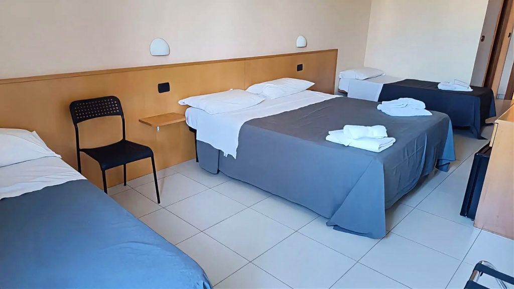 Отель Hydra Club Hotel e Village