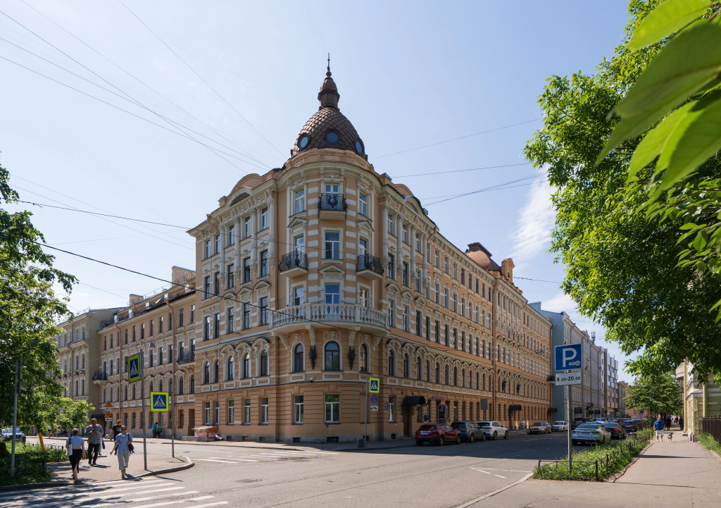 Квартира рядом с Петропавловской крепостью на Зверинской улице