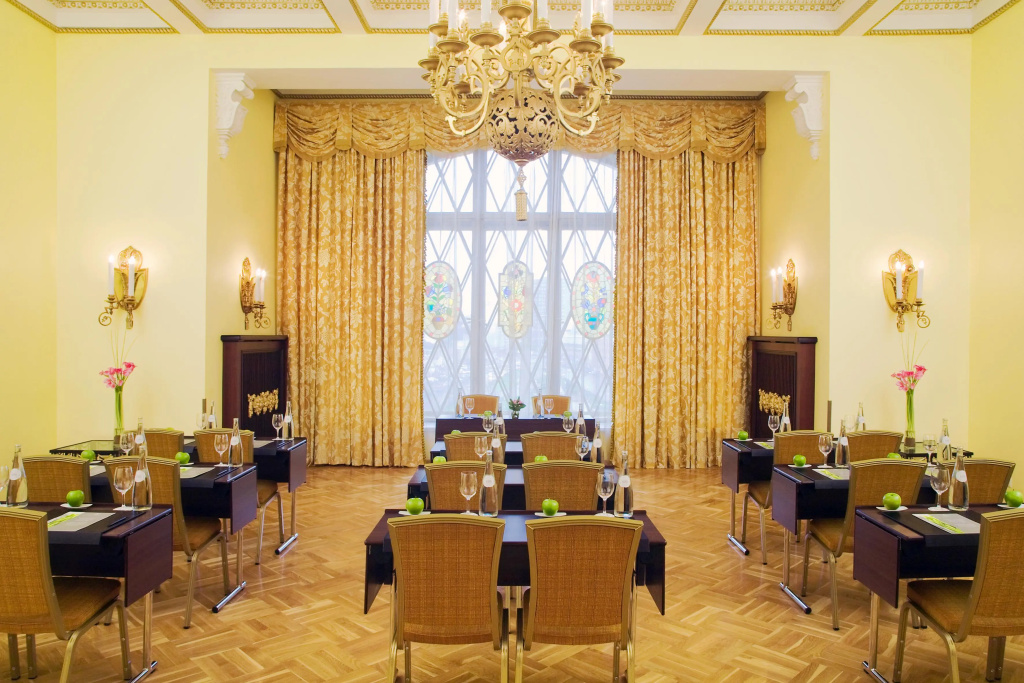 5 ★ Отель Hilton Москва Ленинградская