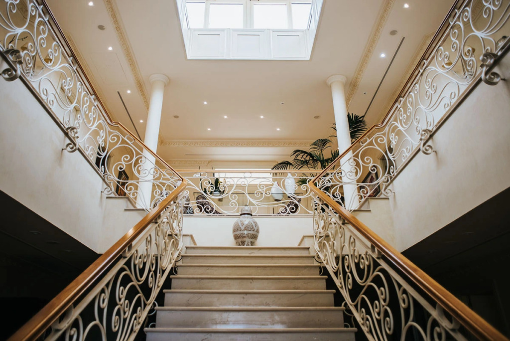 Luxury King Villa Apartments