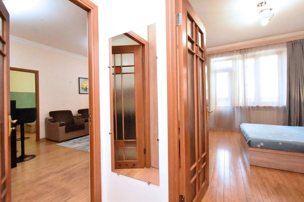 Квартира 3-к в новостройке, улица Аргишти,GL933