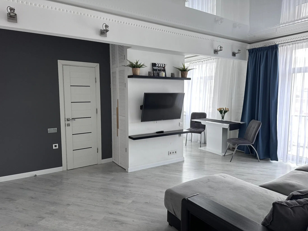 Квартира White Cozy Home