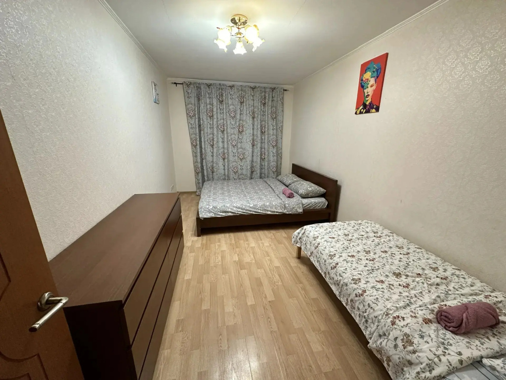 Квартира трехкомнатная на Лунной 5