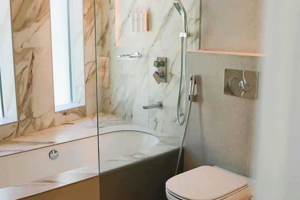 Casa Royale Vacation Homes - 1BR with Full Marina View