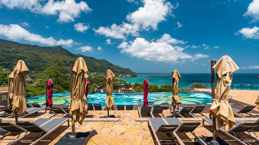 Курортный отель Gardens Hill Resort & Spa