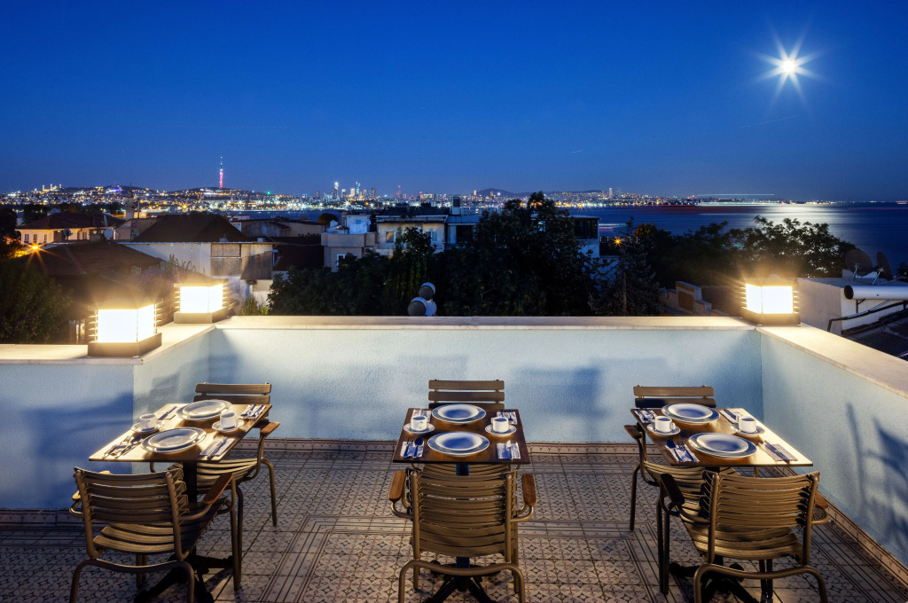 HOME QUALITY HOTEL