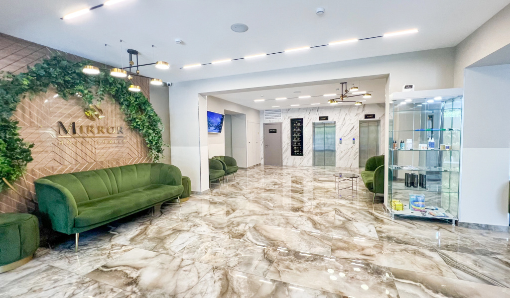 Апартаменты Mirror Family ApartAmore Студия стандарт с видом на бассейн