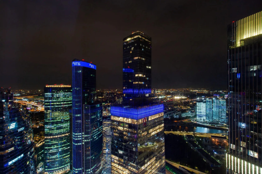 Апартаменты Sky City Moscow 62 этаж! Вид на Башни, Лужники, Парк победы и город! Очень уютный!