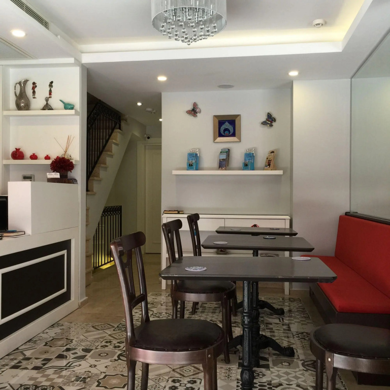 Ten Rooms Istanbul Hotel