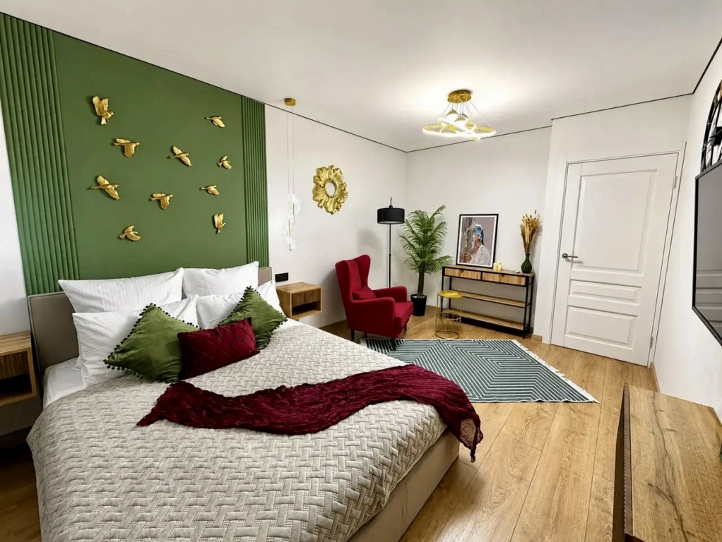 Квартира 1-к., 42 м² Изумрудная