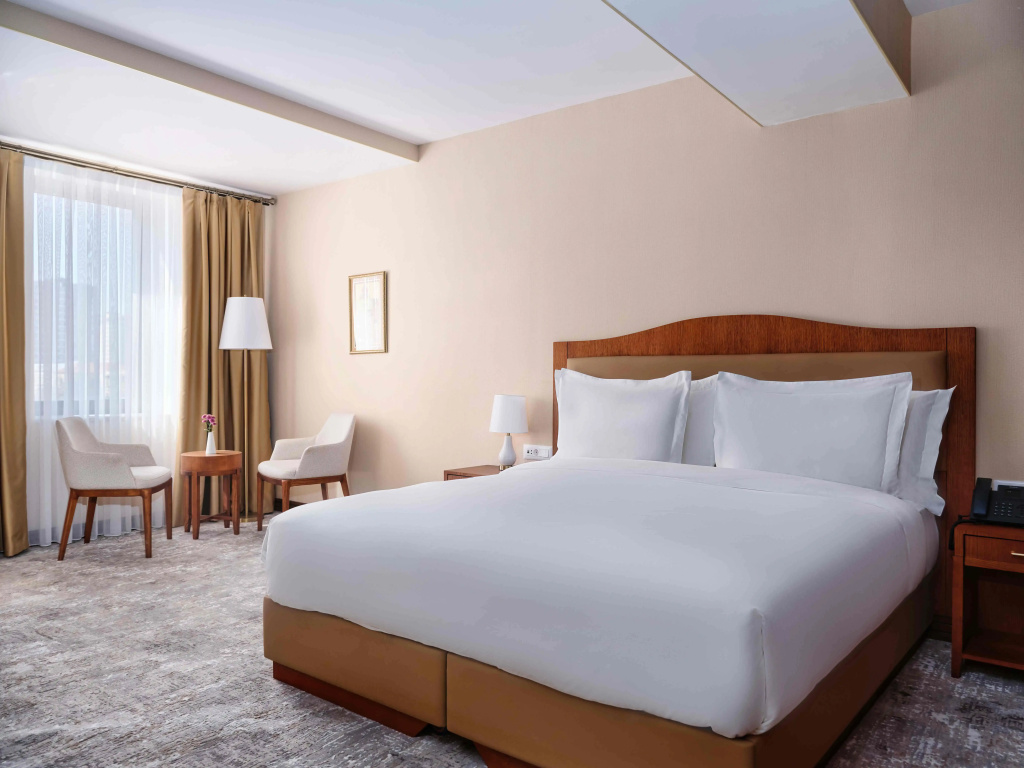 The Central Point Hotel Baku