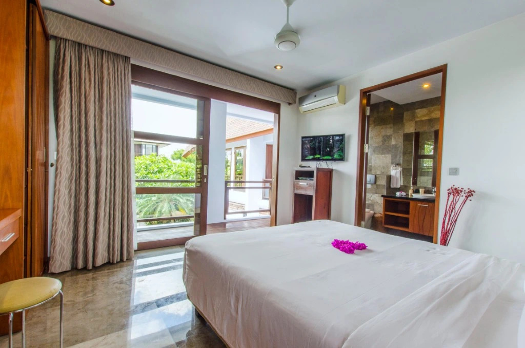 Wonderful 4BR villa 50 meters to the beach Canggu