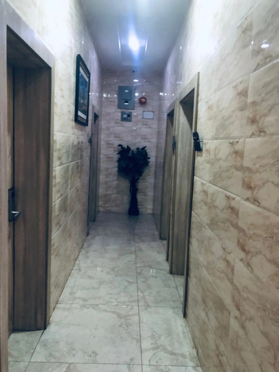 Отель Mclorrets Suites