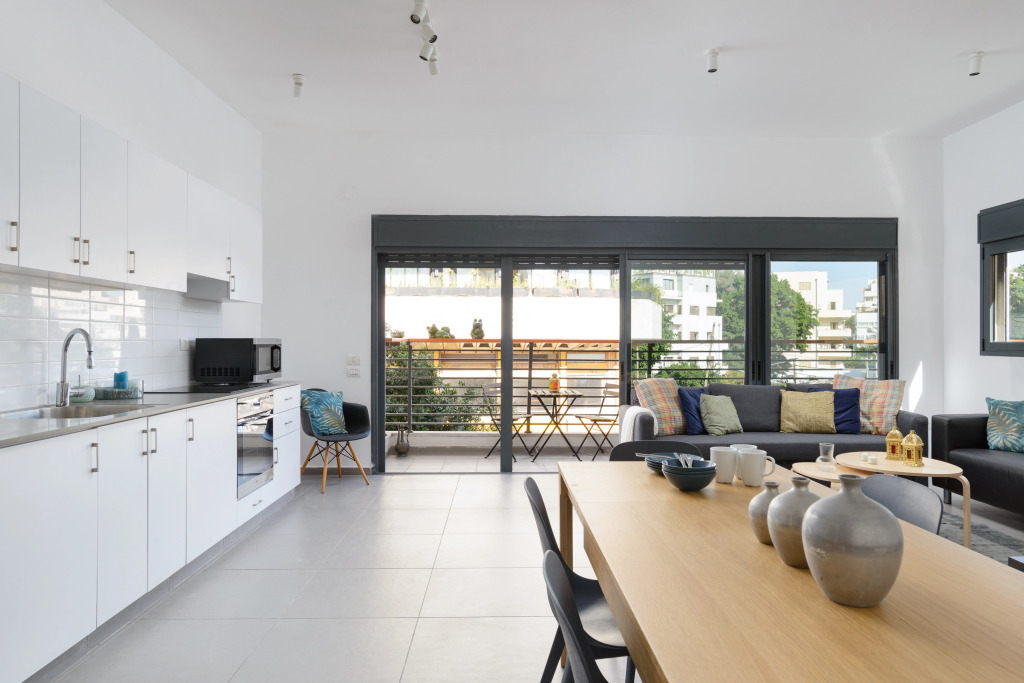 Апартаменты New & Bright 2BR with Balcony near Beach by FeelHome