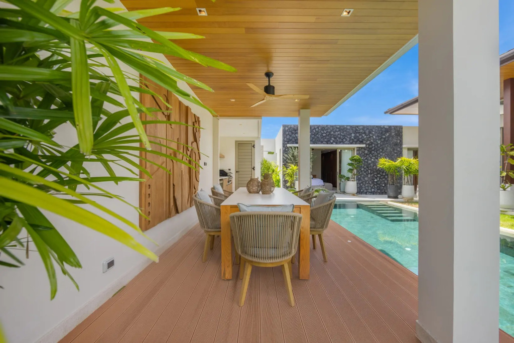 Luxury 4BR Rua Pool Villa Botanica Prestige