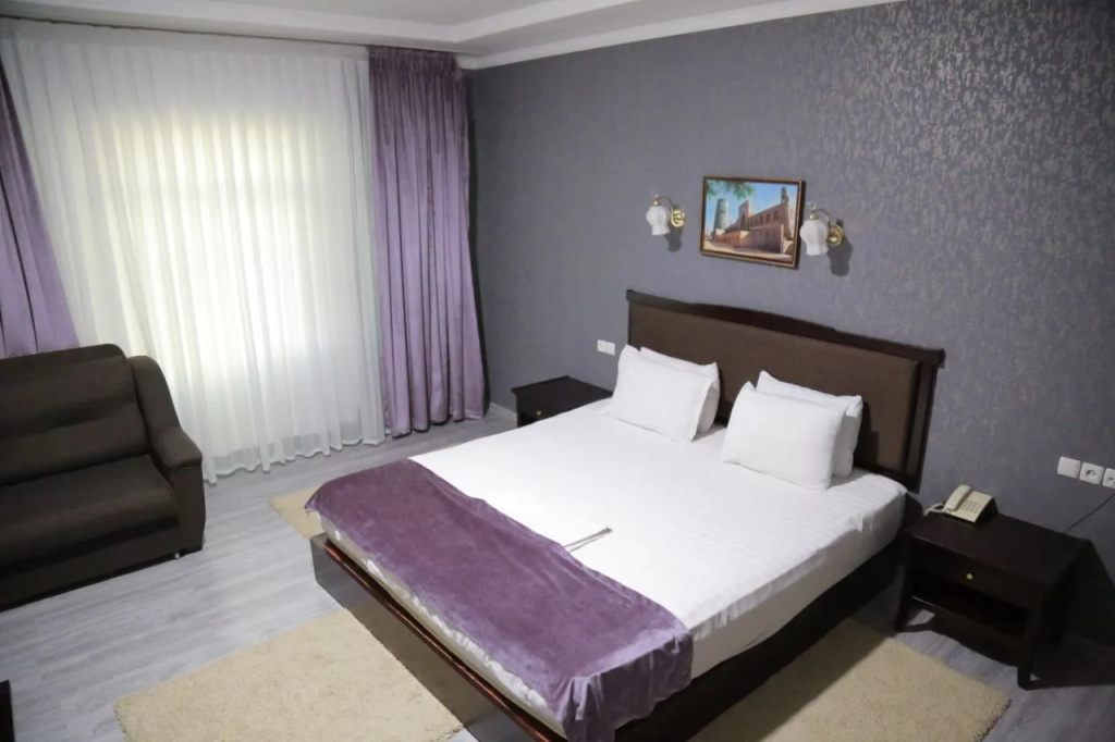 Golden Valley Hotel