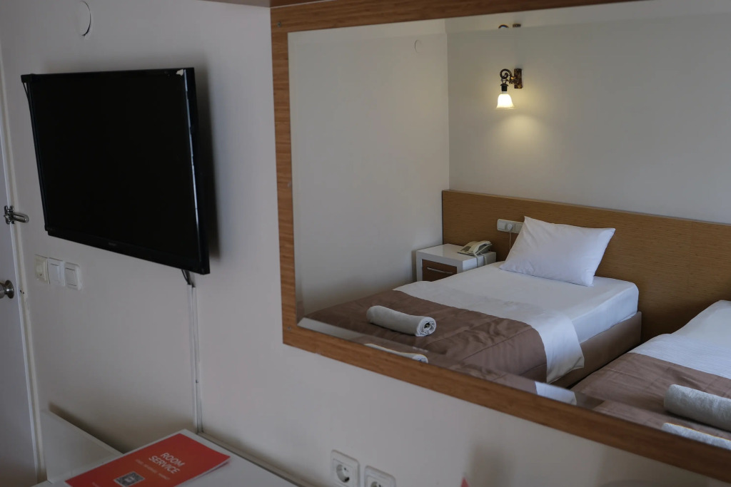 Üstün Hotel Alsancak