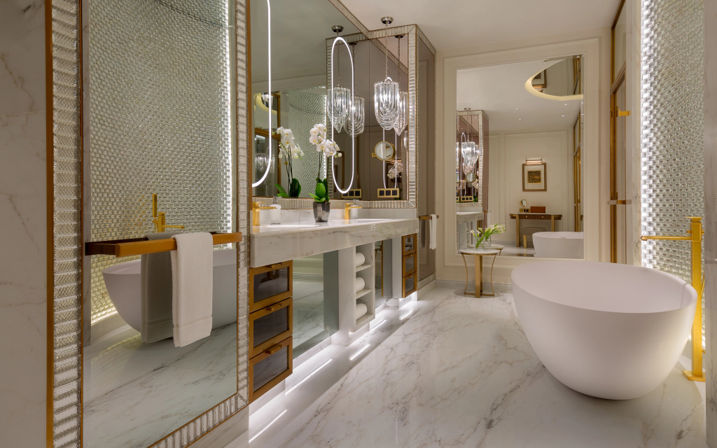 5 ★ The Carlton, Moscow