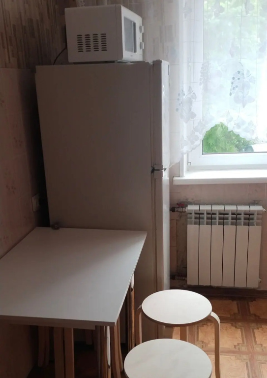 Квартира Трехкомнатная Тобольская 12
