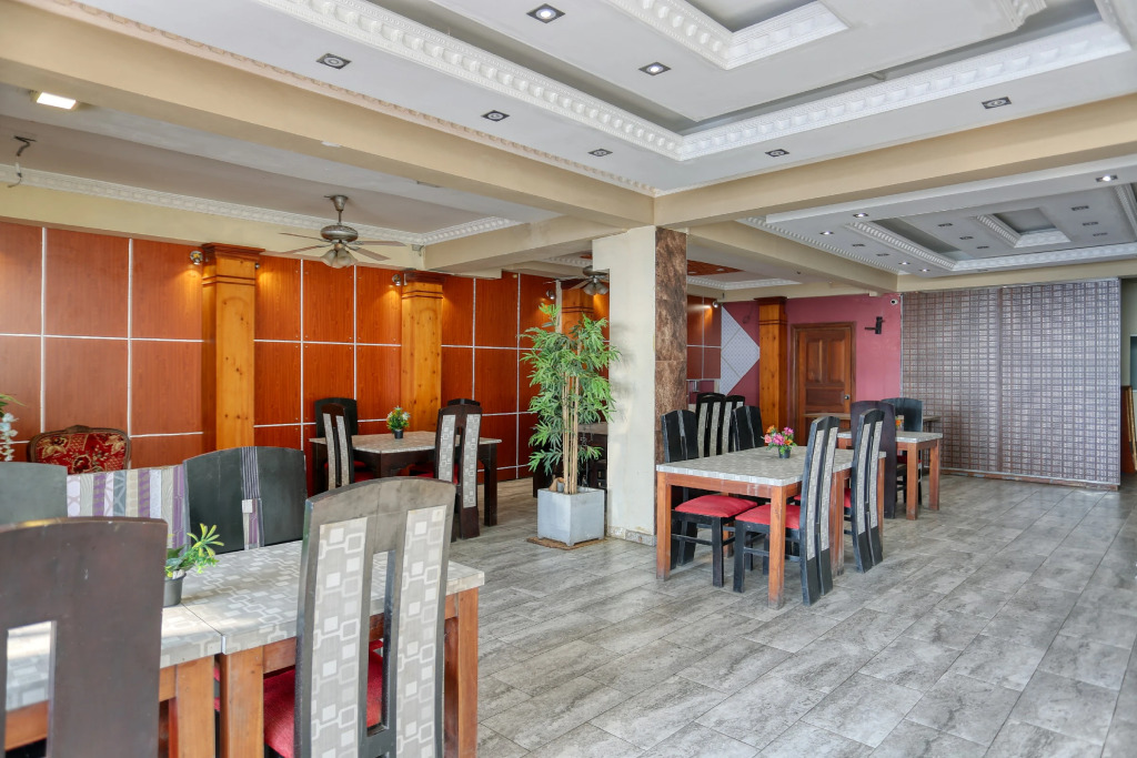 Отель Lazaani Colombo