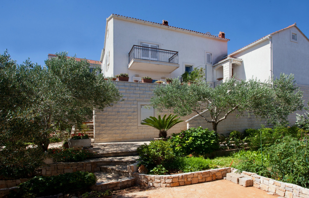 Villa Lukrecia - Stone Villa with Pool & Sea Views I Supetar, Brač