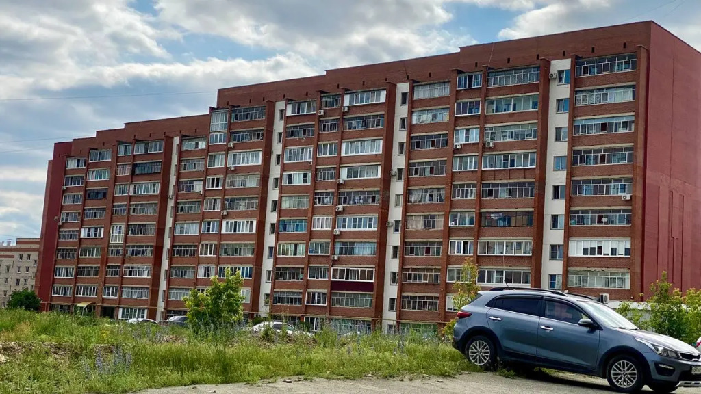 Апартаменты Горное Озеро Центр у Реки Гостиная 30 м², Спальня 25 м², Балкон, 2 кровати, Smart TV 85''