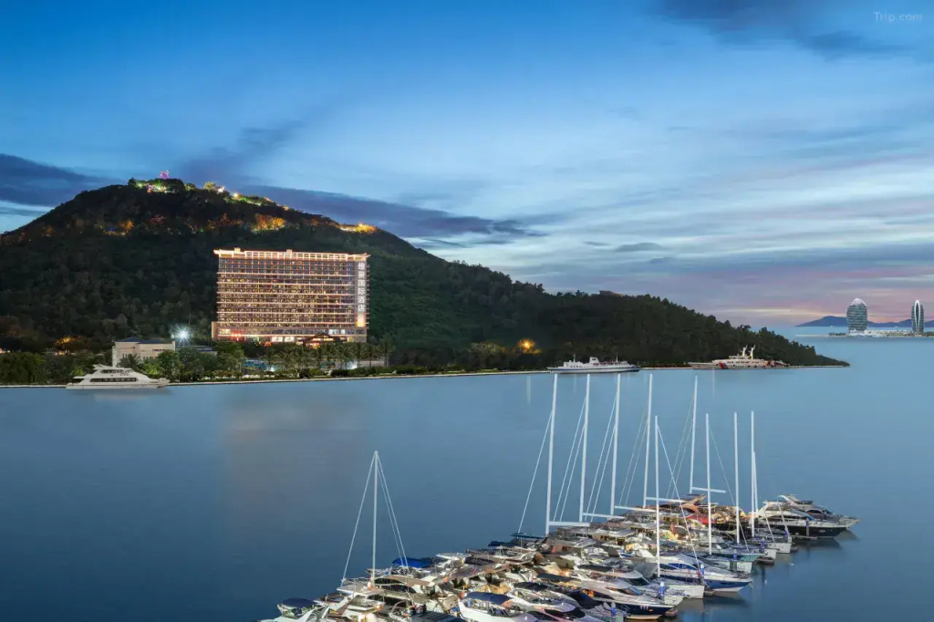 Отель Grand Metropark Bay Sanya