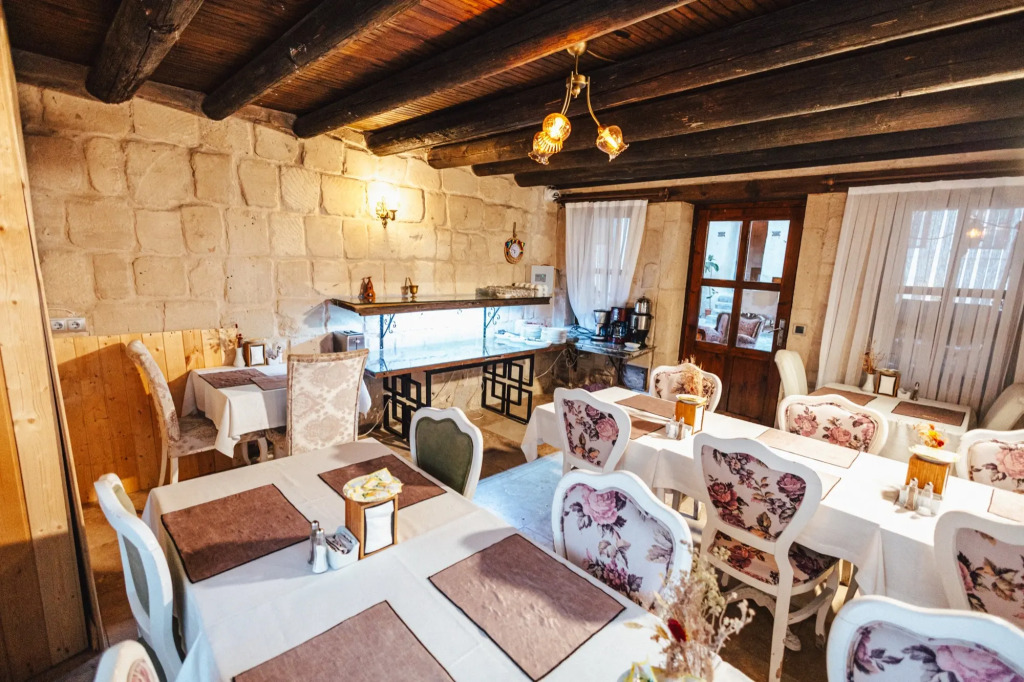 Young Cave Hotel
