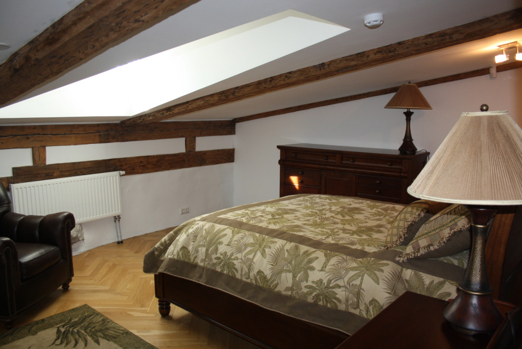 Апартаменты Deluxe Old Town 3BR Home