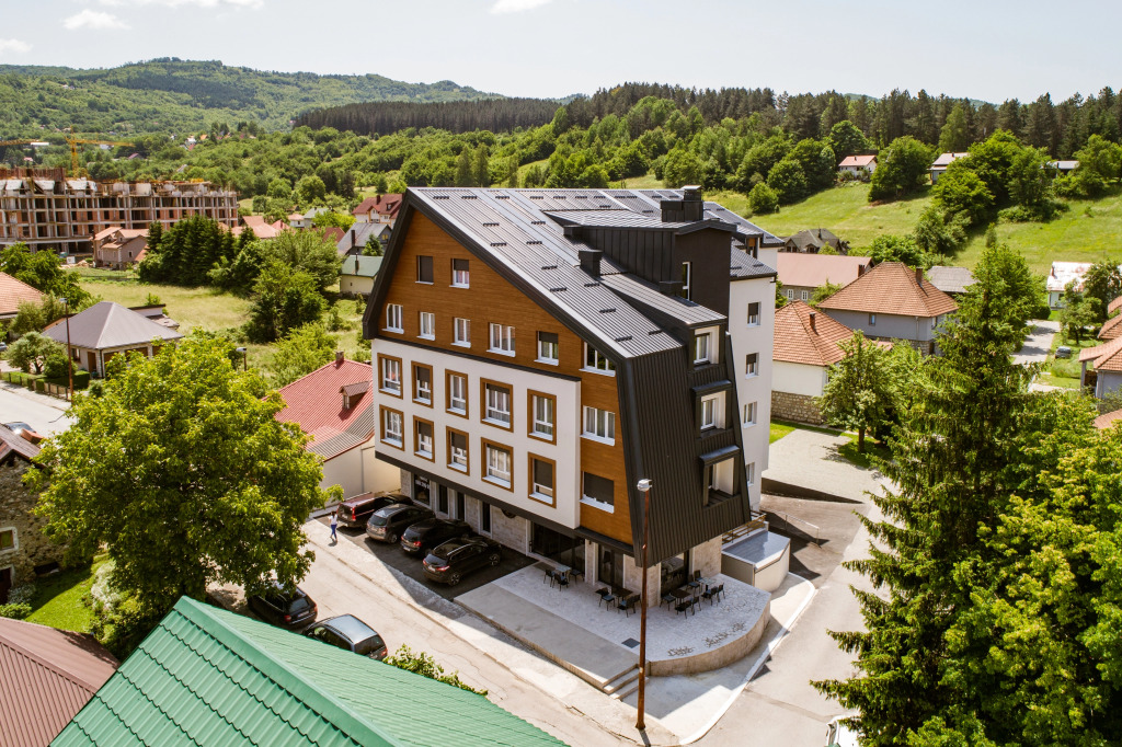 Modern Mountain CENTRAL 17 + parking Apartments